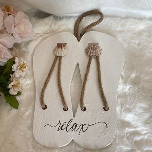 6/$20 💰 "Relax" Beach theme Wall Decor with 2 Seashells